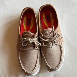 Women’s casual comfy boat shoe. Skechers GOSTEP GOGA MAX size 8.5